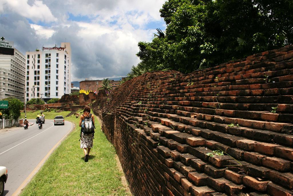 Sereno Airport Hotel Chiang Mai Exteriör bild