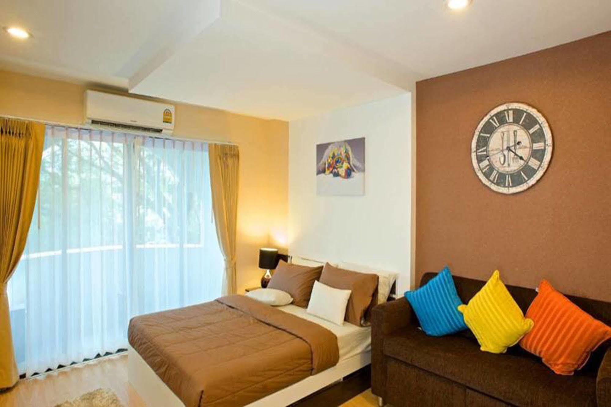 Sereno Airport Hotel Chiang Mai Exteriör bild
