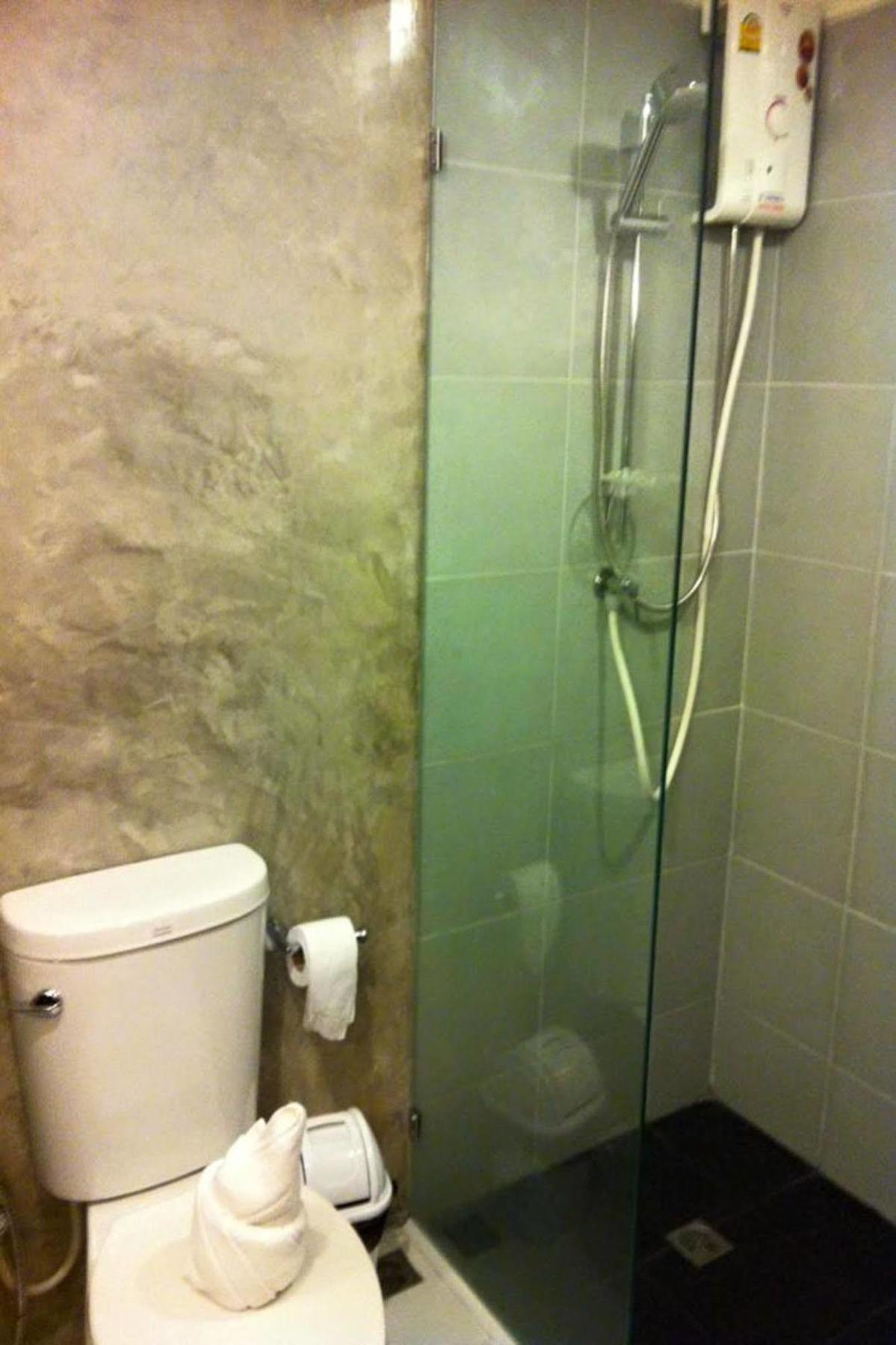 Sereno Airport Hotel Chiang Mai Exteriör bild