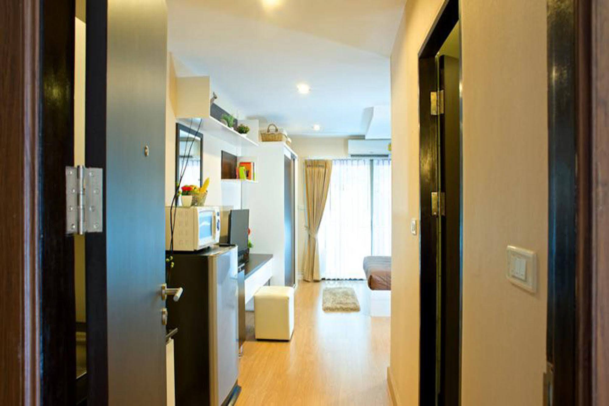 Sereno Airport Hotel Chiang Mai Exteriör bild